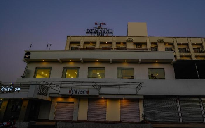 Super Townhouse OAK Hotel Devanshi Inn
