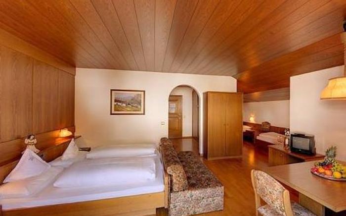 Hotel Alaska