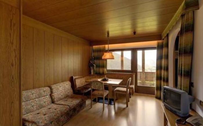 Hotel Alaska