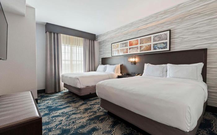 DoubleTree by Hilton Front Royal Blue Ridge Shadows