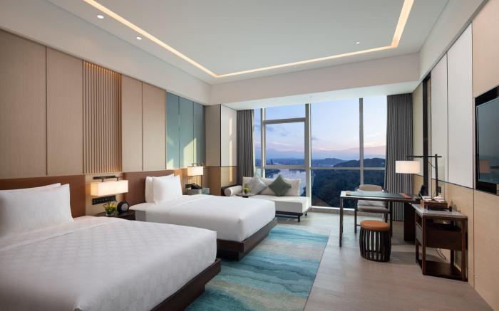 Hualuxe Yibin By IHG
