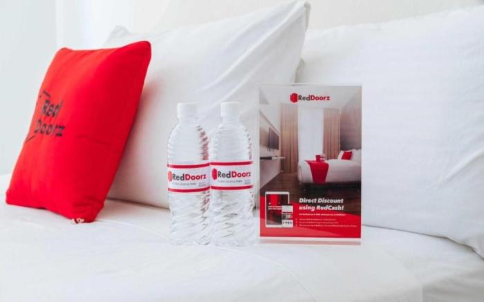 RedDoorz @ Sukitel Budget Hotel Nasugbu
