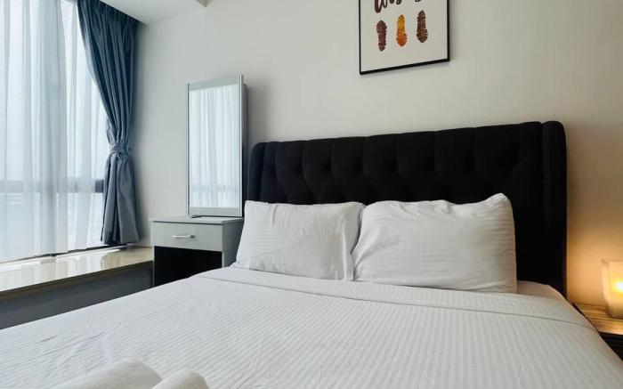 Sea View 1BR of Dual-Key R&F Princess by ANJU
