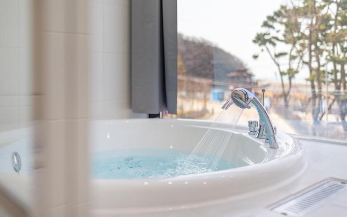 Yeongheongdo badanoel spa pension