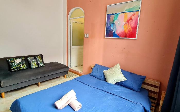 Room 102, Lovely Service Apartment with Large Swimming Pool