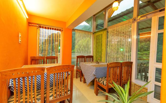 Hotel Mansarovar - Tirthan Valley