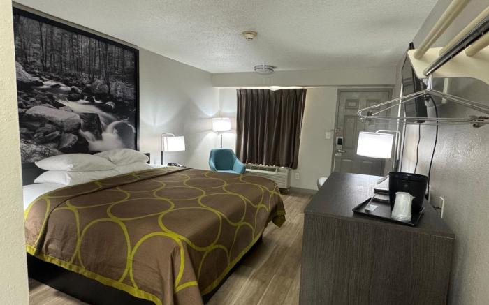 Super 8 by Wyndham Charleston WV