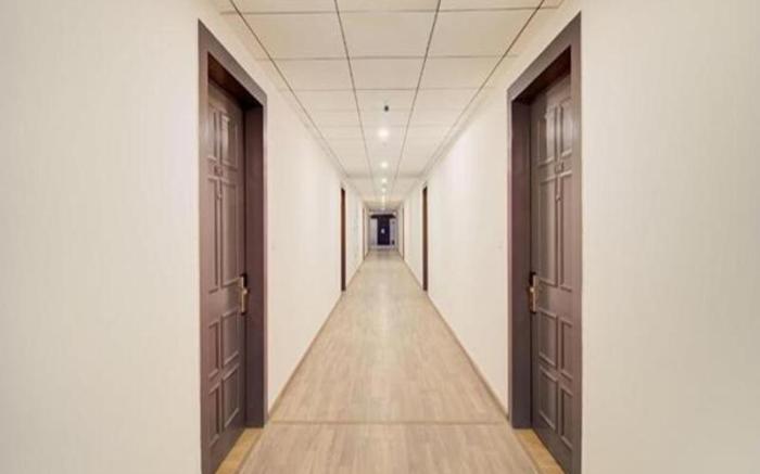 FabHotel Alpha Center - Nr. Mhatoba Mandir