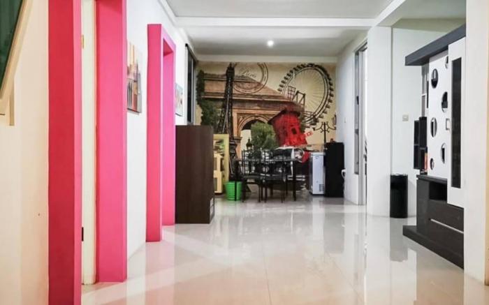 RedDoorz Plus @ Taman Madiun