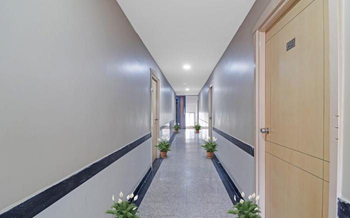 Hotel O Padmini Near Lakdikapool Metro Station