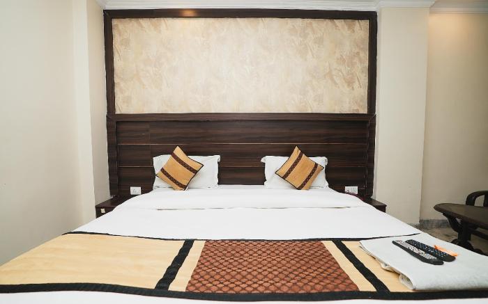 Dharam Villa Guest House Near Sector 15 Metro Station