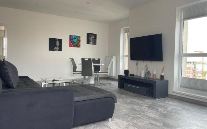 Lakeview 2 Room Penthouse Rooftop Terrace W15