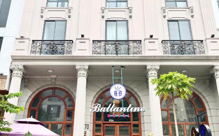 BALLANTINE HOTEL