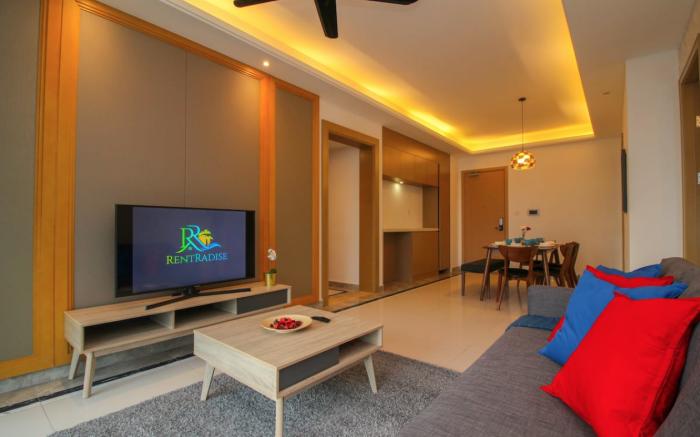 Crown Suite . R&F Mall @ 2BR 4Pax near CIQ