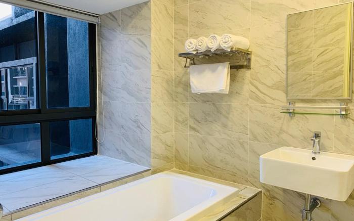 Private Bathtub High Floor Pool Sea view town A21