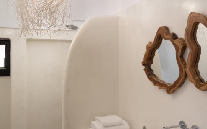 Villa Rosaviglia Oia with Hot Tub