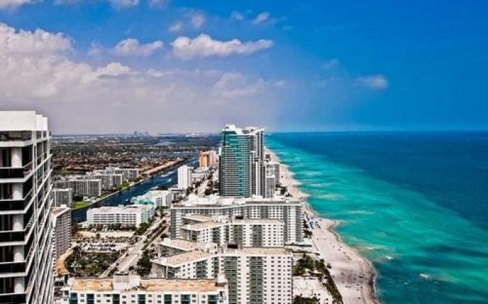 Hallandale Beach Studio | Pool | Near the beach