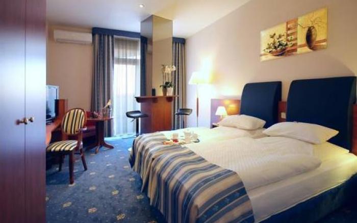 SkyHotelGwarna