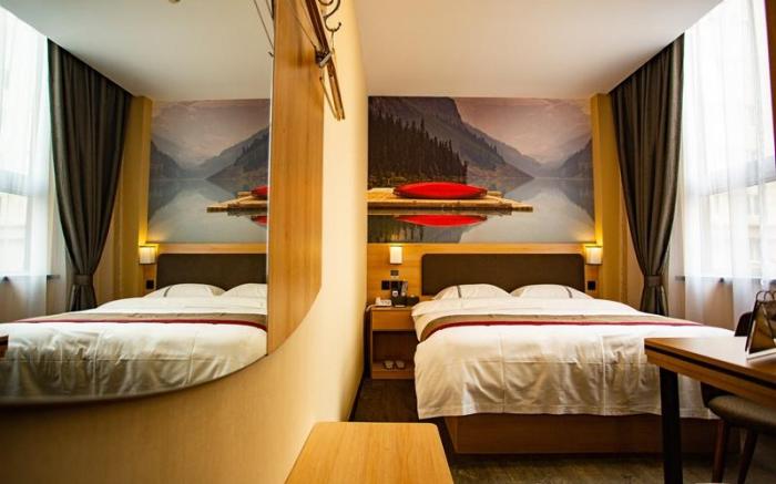 UPLUS Hotel Henan Luoyang Luolong District Longmen High-speed Railway Station Passenger Center