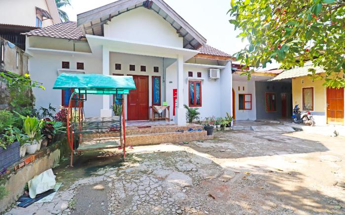 SPOT ON 91222 Kanjeng Mami Homestay Syariah