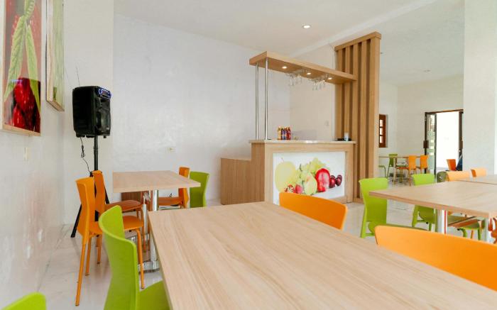 RedDoorz Plus @ Slamet Riyadi