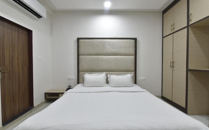Hotel Crown Plaza, Malviya Nagar