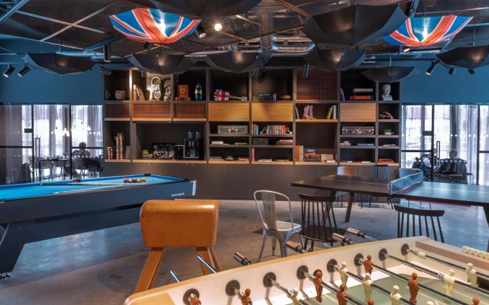 Moxy London Heathrow Airport