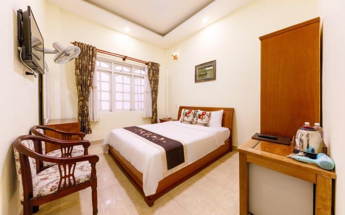 Nam Đông hotel