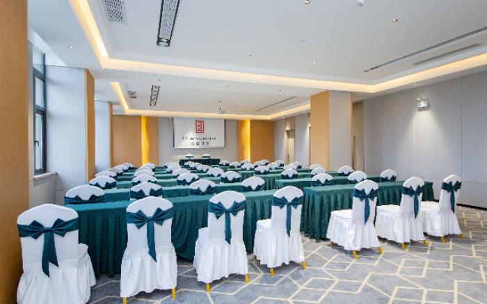 Echeng Hotel Huanggang Wanda Plaza City Museum