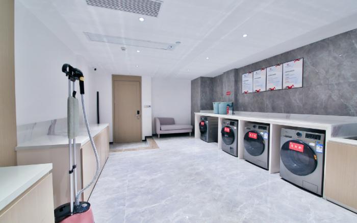 Borrman Hotel Guigang Life Port Garden Plaza High-speed Railway Station