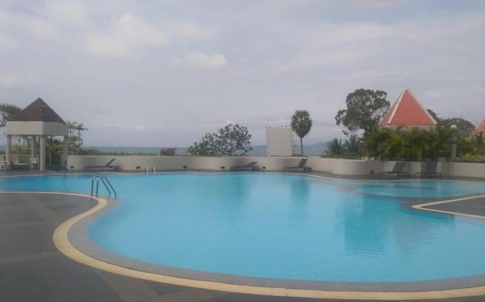 Pattaya Jomthein 2 Bed Frontline Beach Apartment 