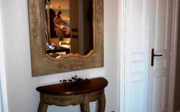 Charming 2 bedroom apt in Central Cannes walking distance to beaches Croisette and the Palais - 678