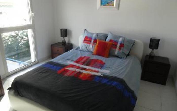 Modern one bedroomed apartment just off the Cannes Seafront with a terrace and pool access - 1753