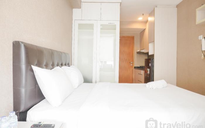 Warm Studio at Cinere Bellevue Suites By Travelio