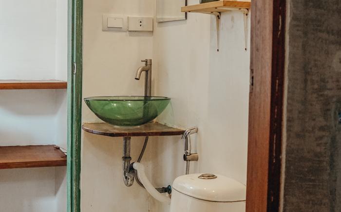Room for 2— WILDE ROOM of Bards Nest 