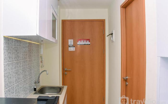 Elegant Nice Studio Evenciio Margonda By Travelio