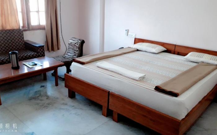 Hotel Atul Regency