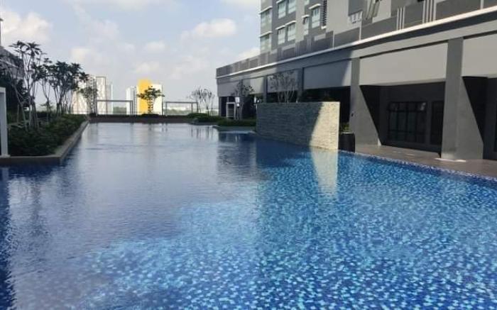 Bukit Rimau Instagrammable Pool View Apartment