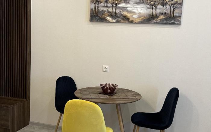 Achi’s apartment 
