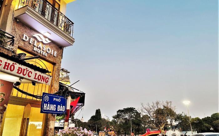 DE LA SOIE Hotel & Travel