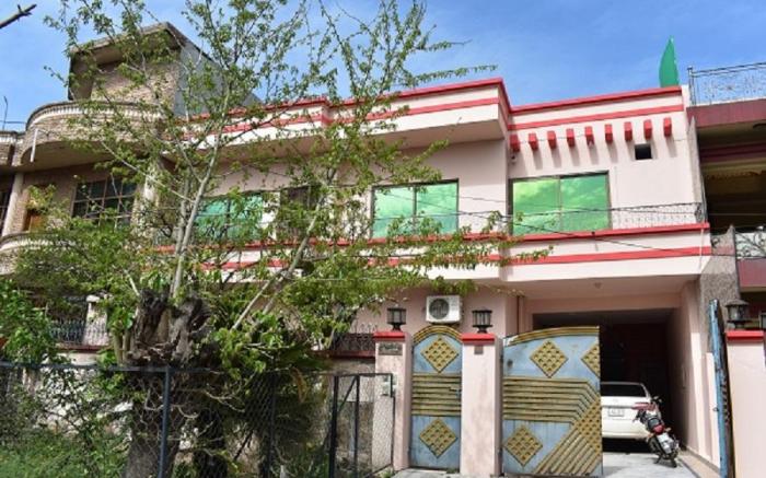 Neelum Guest House