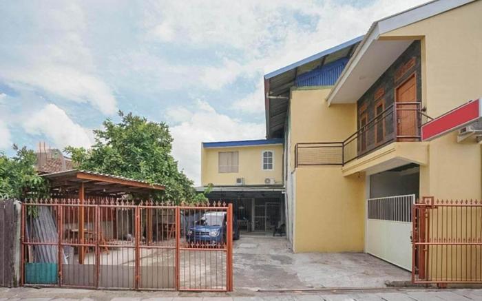 RedDoorz Syariah near Suramadu