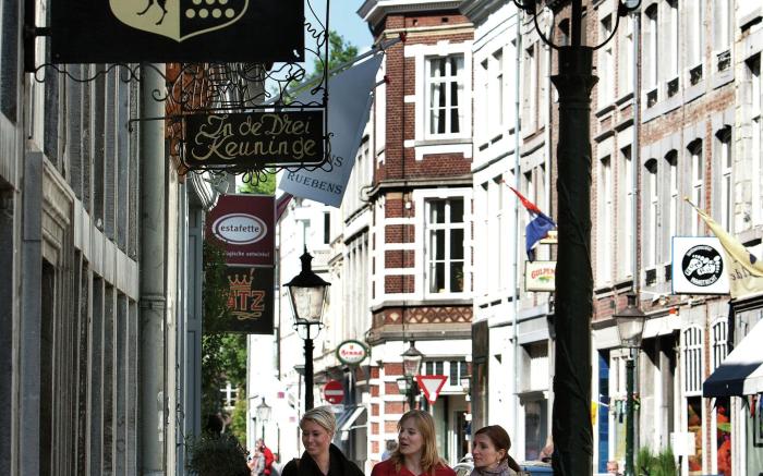 Villa with dishwasher, 4 km. from Maastricht