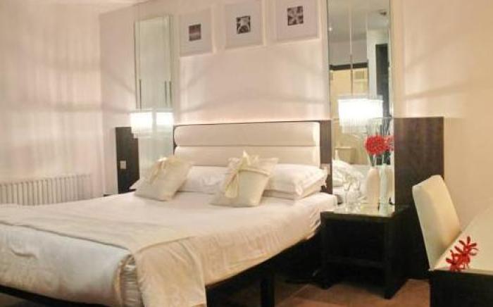 Zuni Restaurant & Boutique Hotel