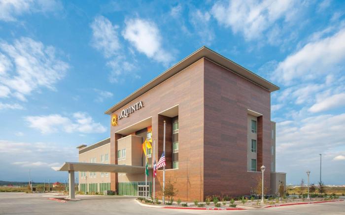 La Quinta Inn & Suites by Wyndham San Marcos Outlet Mall