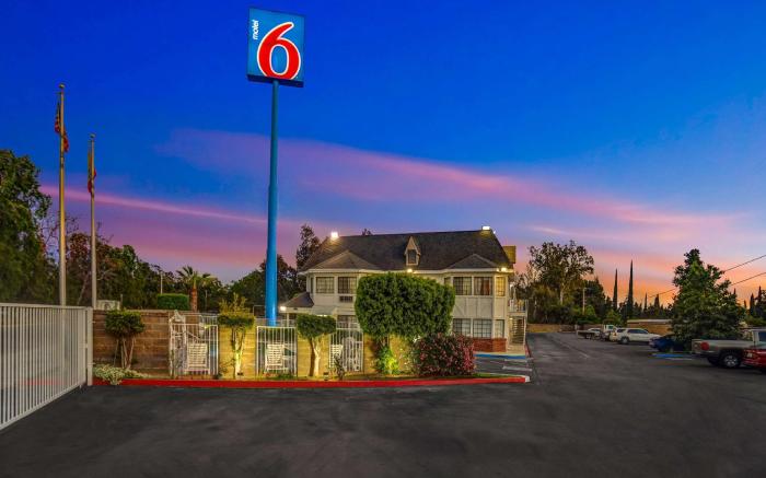Motel 6 Fresno, CA - Belmont Ave