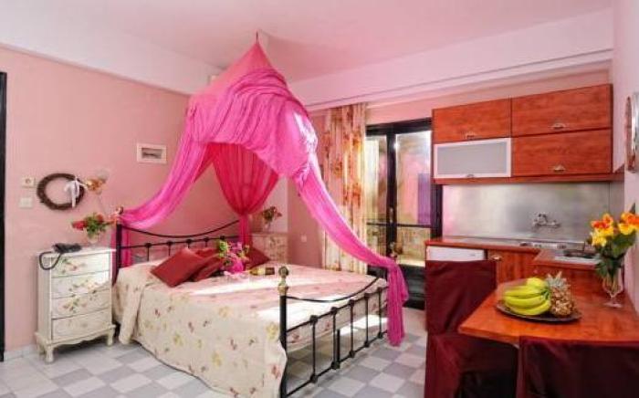 Nami Hotel & Suites