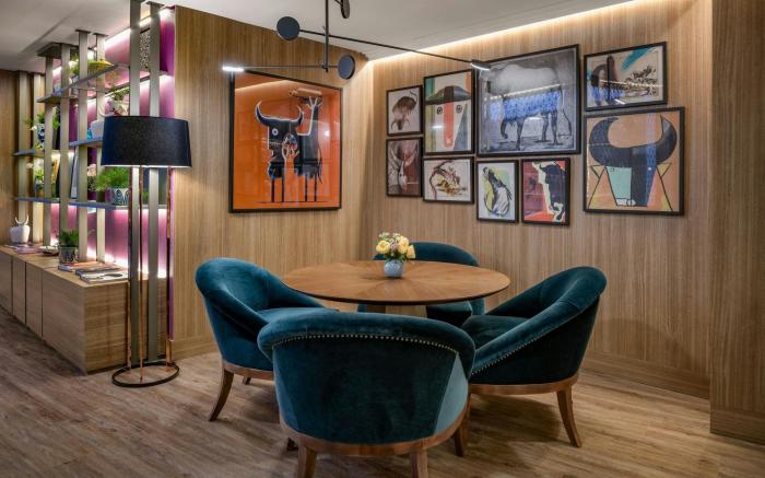 Querencia de Sevilla, Autograph Collection