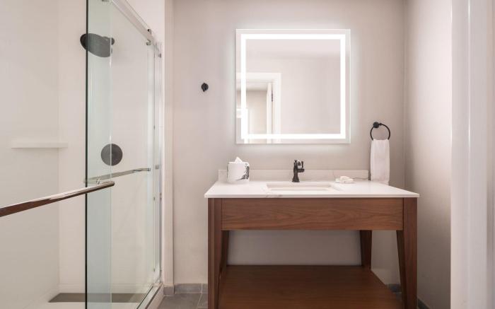 BLU-Tique, Akron, a Tribute Portfolio Hotel