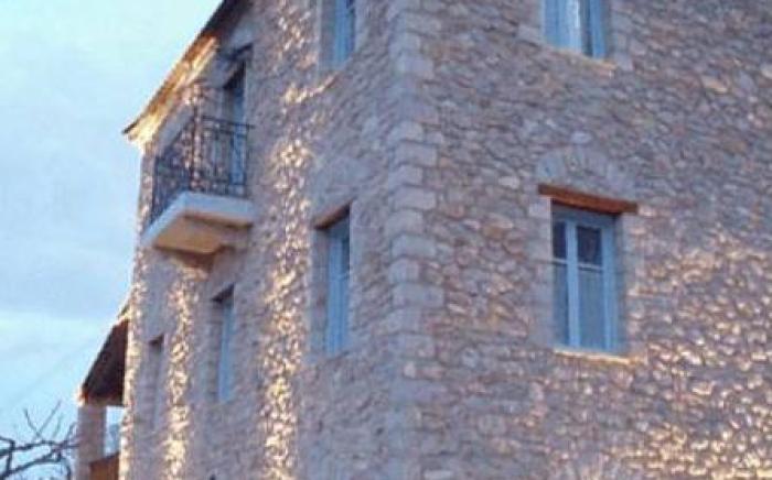 Kyriaki Guesthouse & Suites